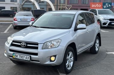 Внедорожник / Кроссовер Toyota RAV4 2009 в Ровно