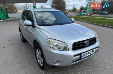 Внедорожник / Кроссовер Toyota RAV4 2006 в Киеве