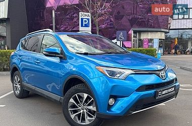 Позашляховик / Кросовер Toyota RAV4 2016 в Києві