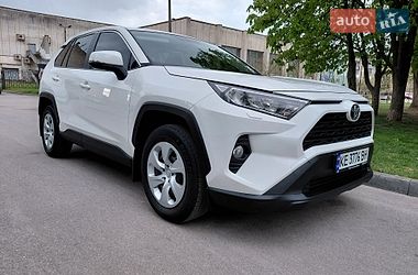 Внедорожник / Кроссовер Toyota RAV4 2021 в Днепре