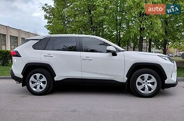 Внедорожник / Кроссовер Toyota RAV4 2021 в Днепре