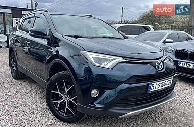 Внедорожник / Кроссовер Toyota RAV4 2018 в Полтаве