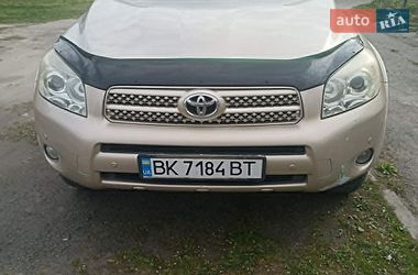Позашляховик / Кросовер Toyota RAV4 2006 в Рокитному