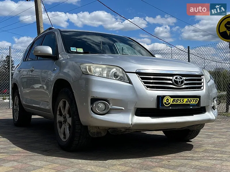 Toyota RAV4 2011
