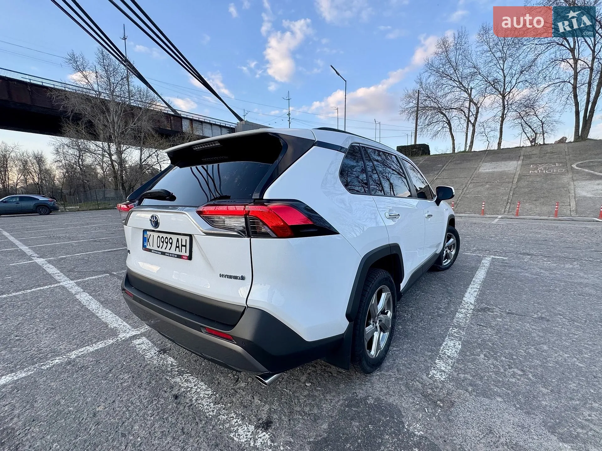 2019 Toyota RAV 4 - мініатюра 12
