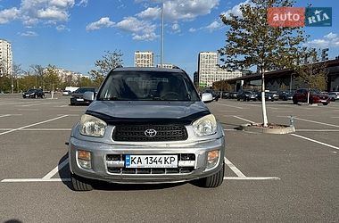 Внедорожник / Кроссовер Toyota RAV4 2001 в Киеве