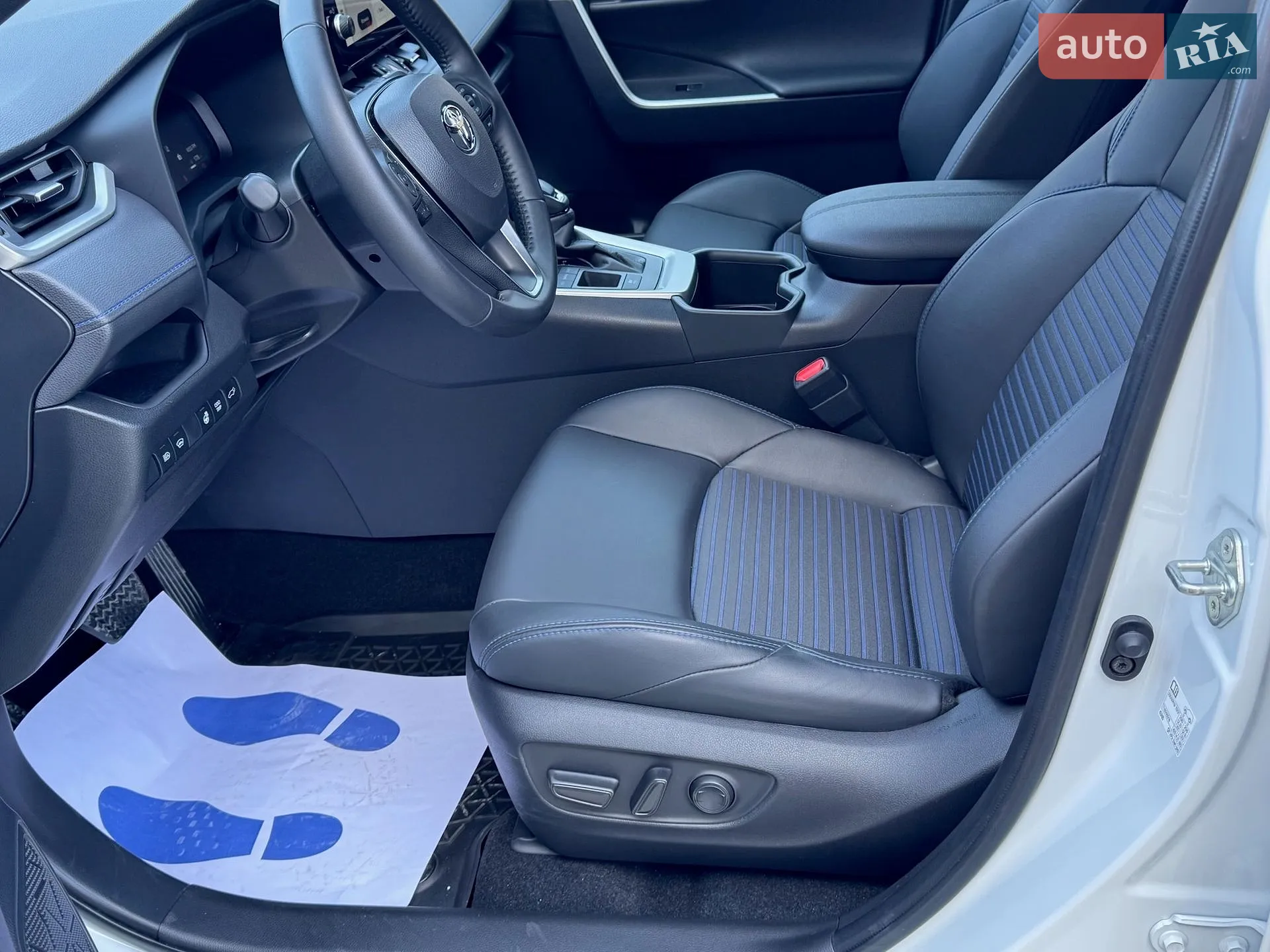 2025 Toyota RAV 4 - мініатюра 40