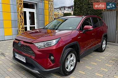 Внедорожник / Кроссовер Toyota RAV4 2020 в Киеве