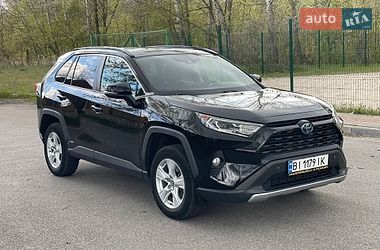 Внедорожник / Кроссовер Toyota RAV4 2019 в Полтаве