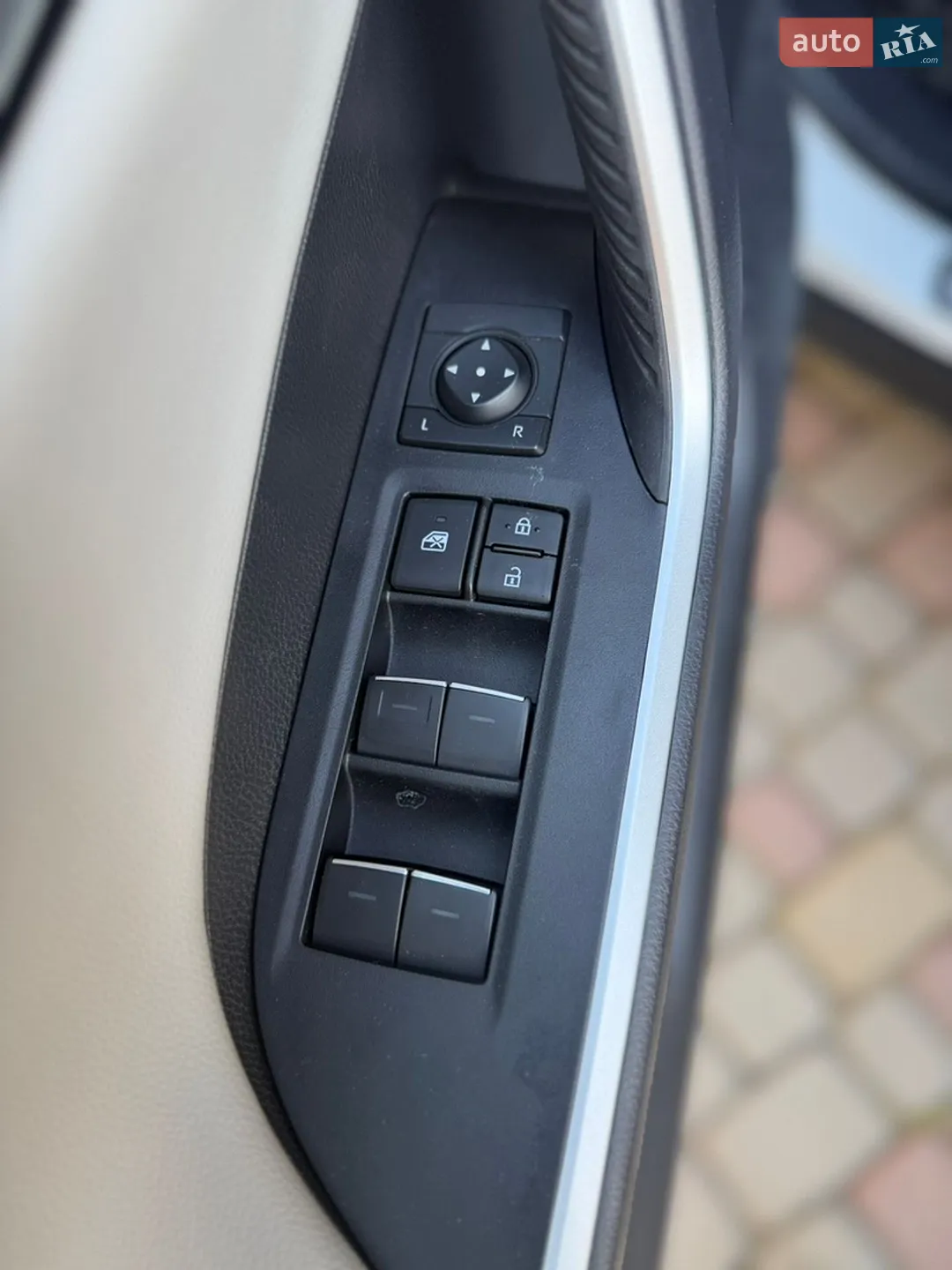 2025 Toyota RAV 4 - мініатюра 29