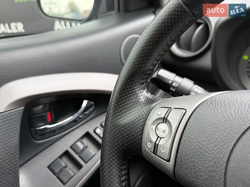 Внедорожник / Кроссовер Toyota RAV4 2008 в Виннице