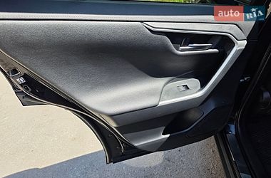 Внедорожник / Кроссовер Toyota RAV4 2019 в Запорожье фото 3 Внедорожник / Кроссовер Toyota RAV4 2019 в Запорожье