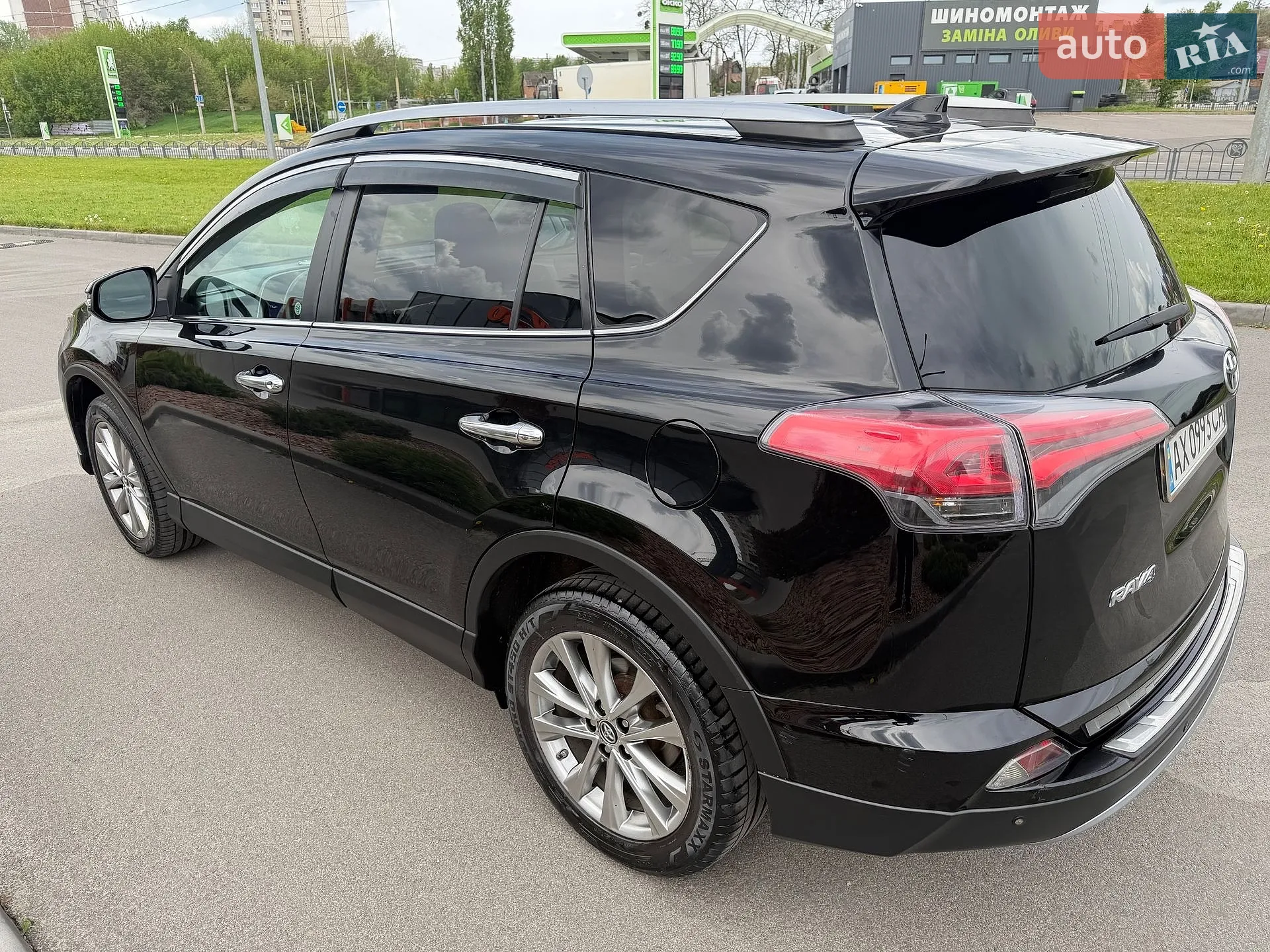 2016 Toyota RAV 4 - фото 1