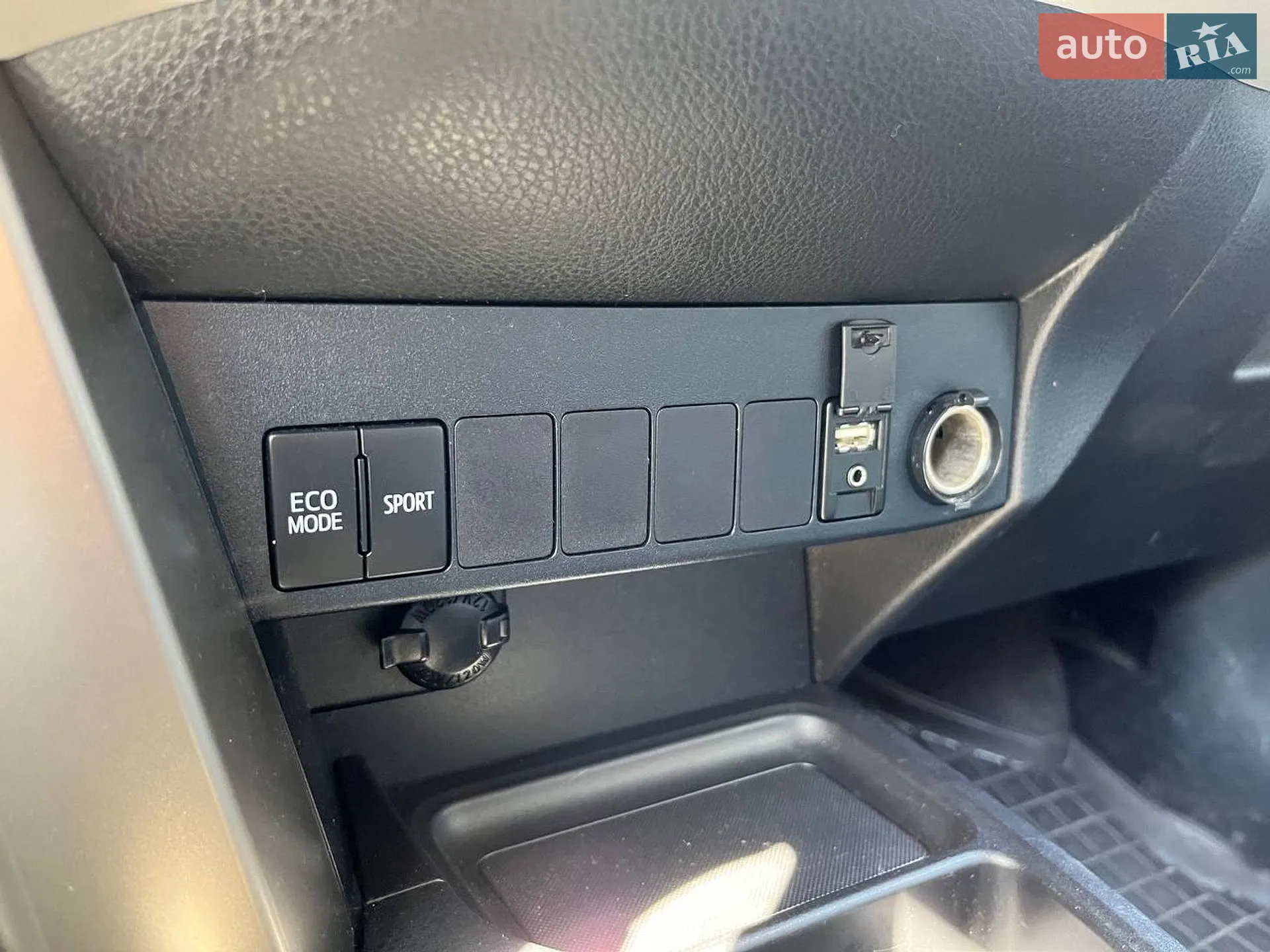 2015 Toyota RAV 4 - мініатюра 28