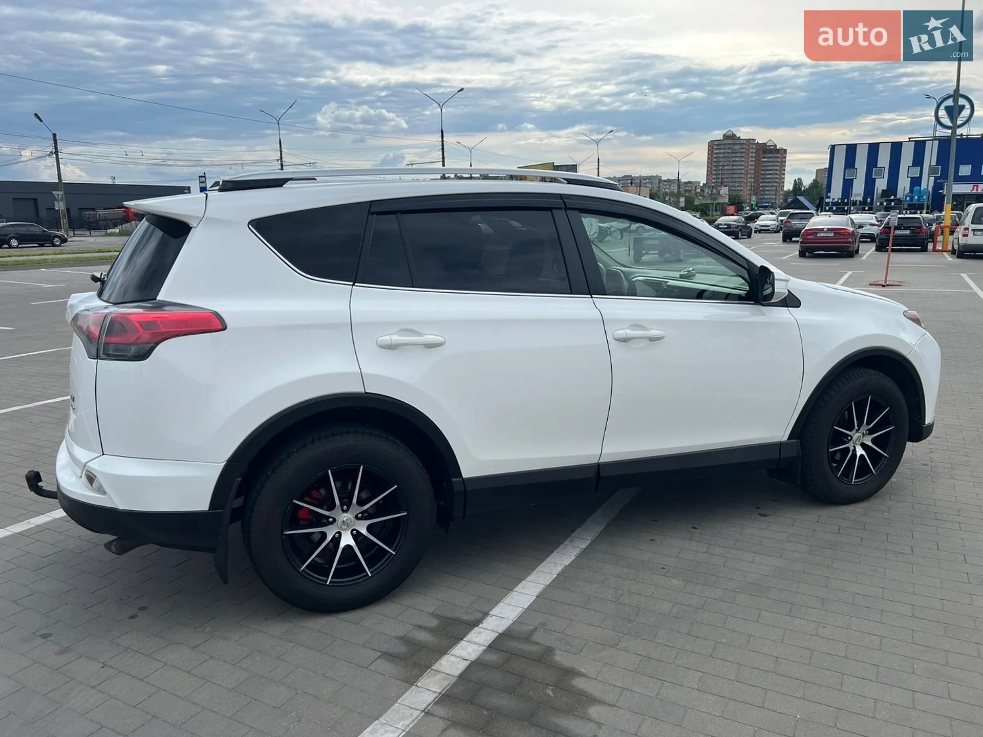 2016 Toyota RAV 4 - мініатюра 8