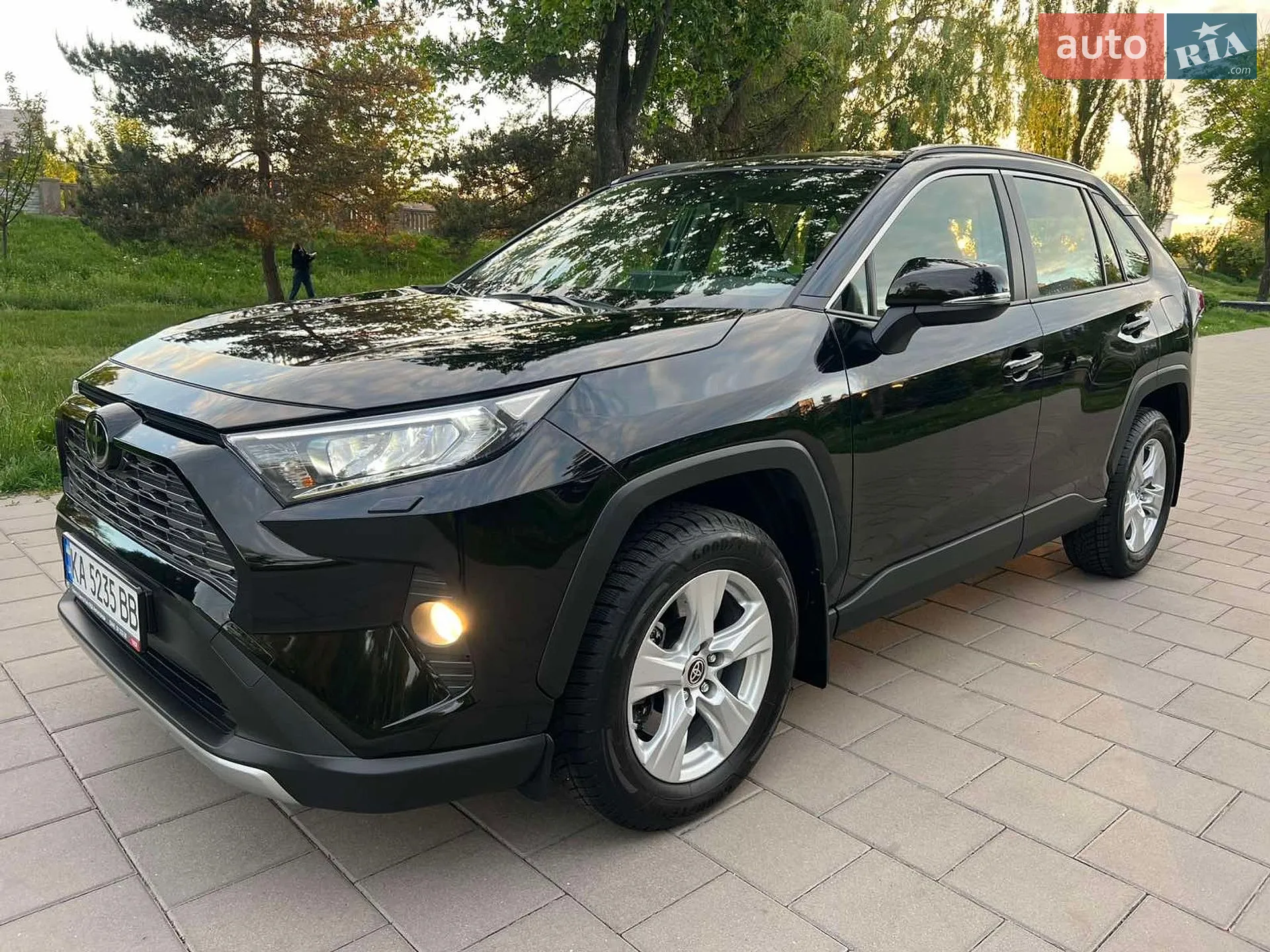 2020 Toyota RAV 4 - мініатюра 4