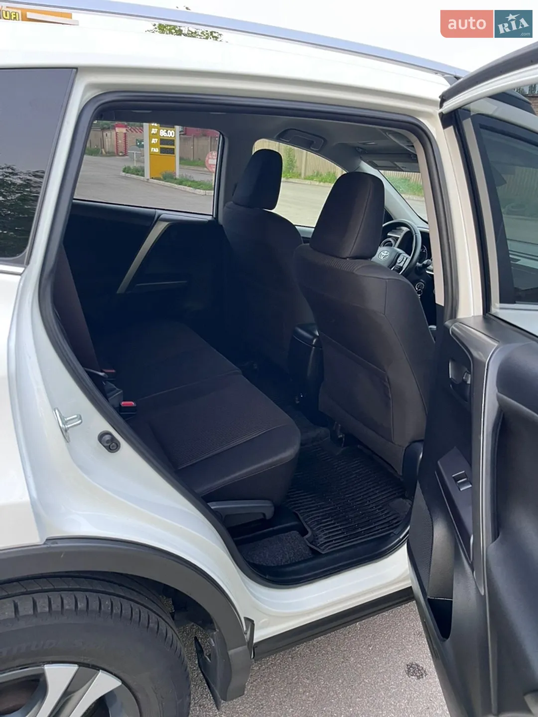 2018 Toyota RAV 4 - мініатюра 12