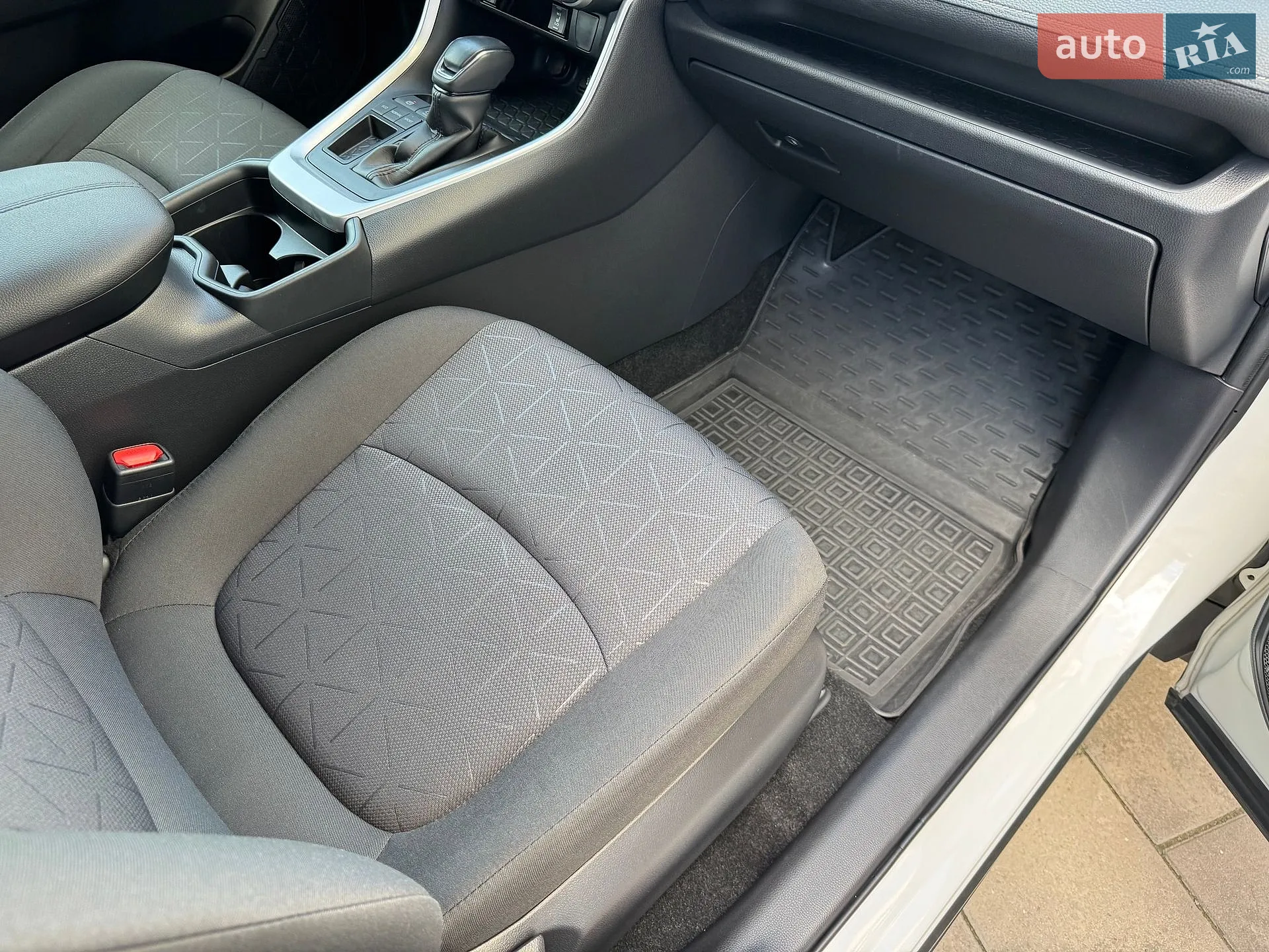 2020 Toyota RAV 4 - мініатюра 26