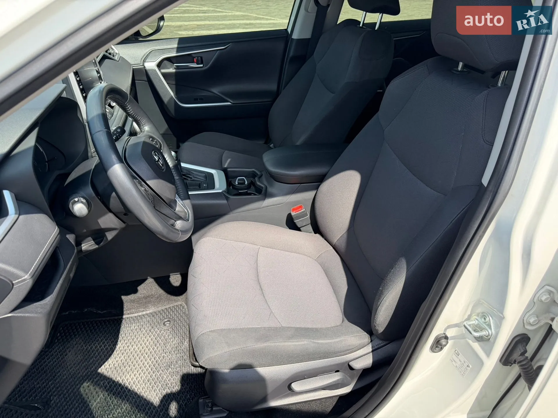 2019 Toyota RAV 4 - мініатюра 12