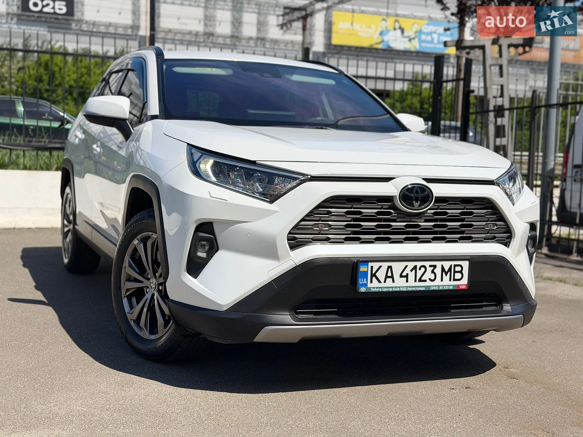 2023 Toyota RAV 4 - мініатюра 8