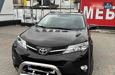 Внедорожник / Кроссовер Toyota RAV4 2015 в Збараже