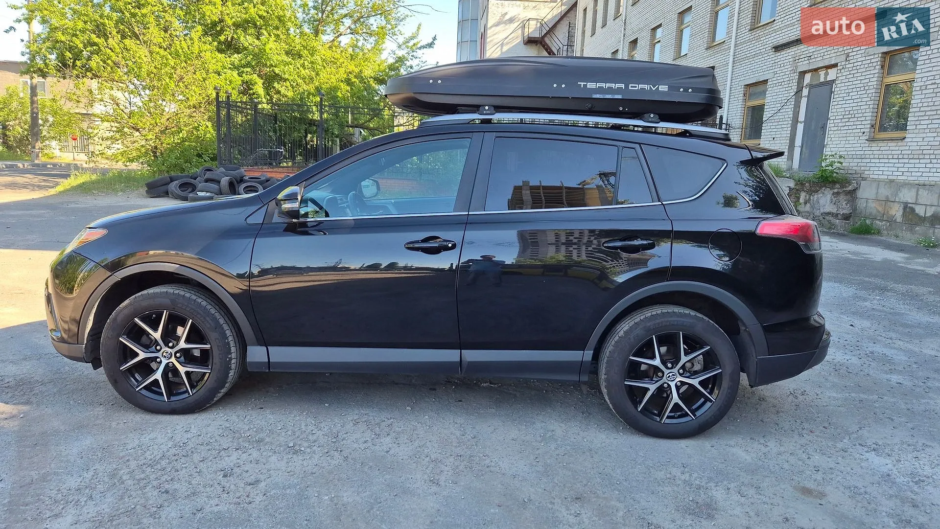 2017 Toyota RAV 4 - фото 1