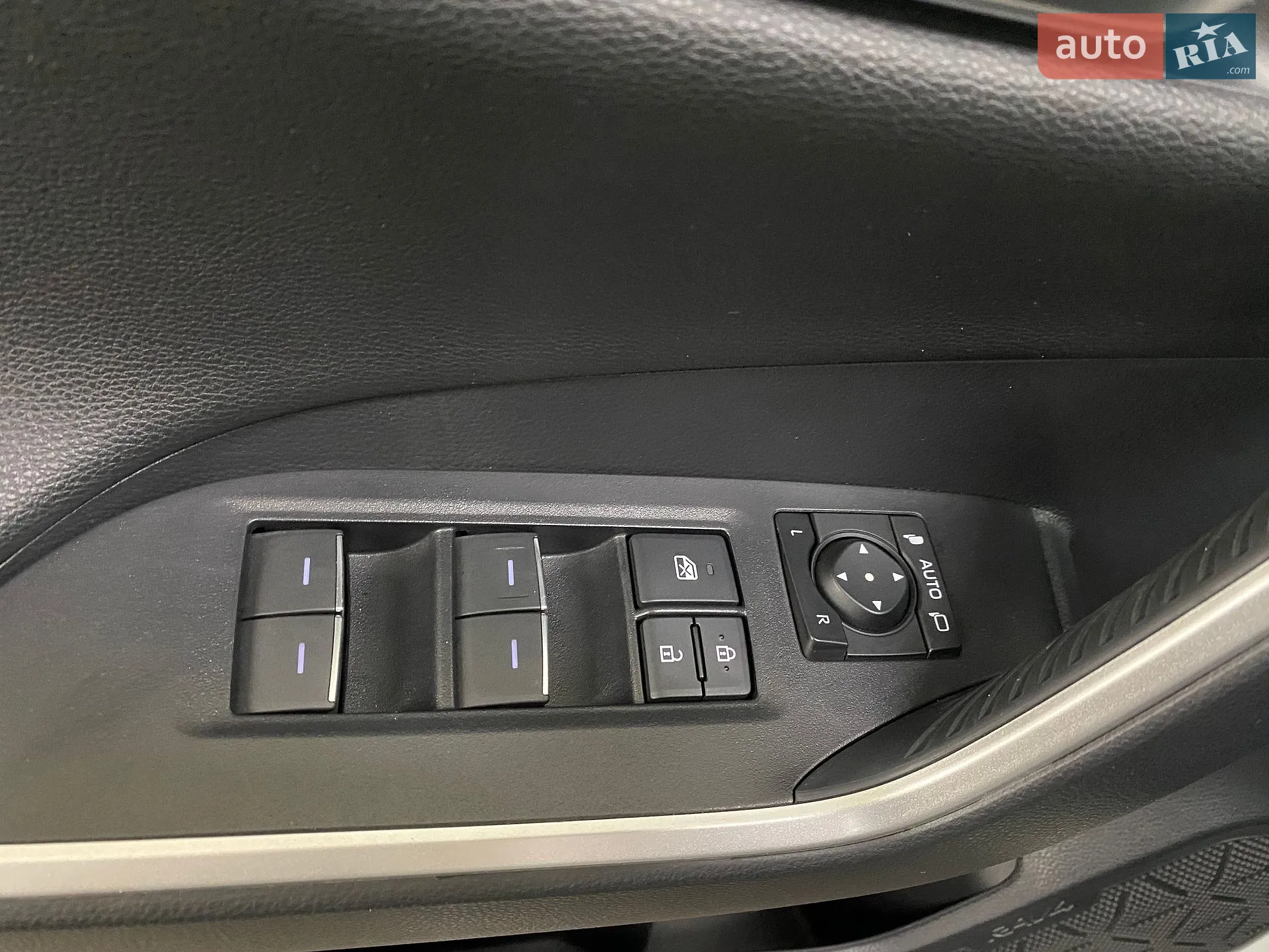 2023 Toyota RAV 4 - мініатюра 30