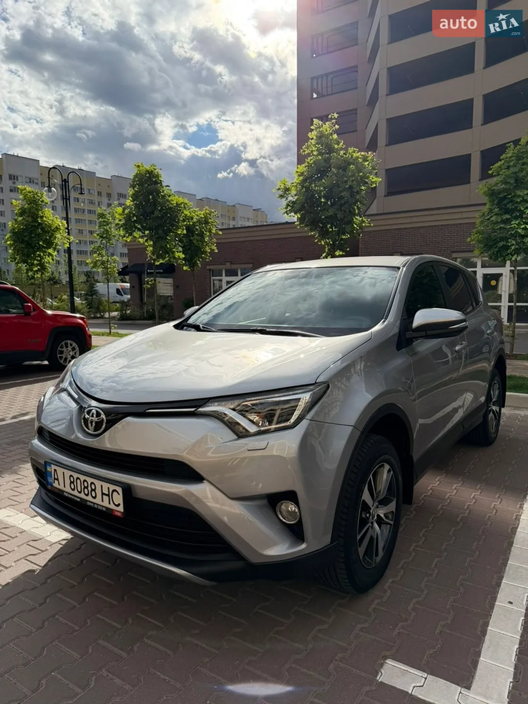 2017 Toyota RAV 4 - мініатюра 2