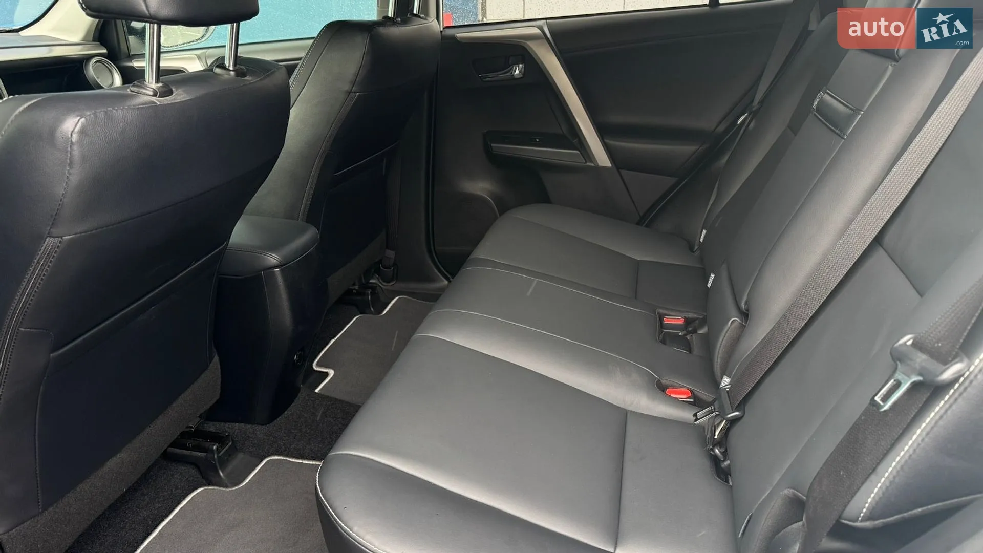 2018 Toyota RAV 4 - мініатюра 9