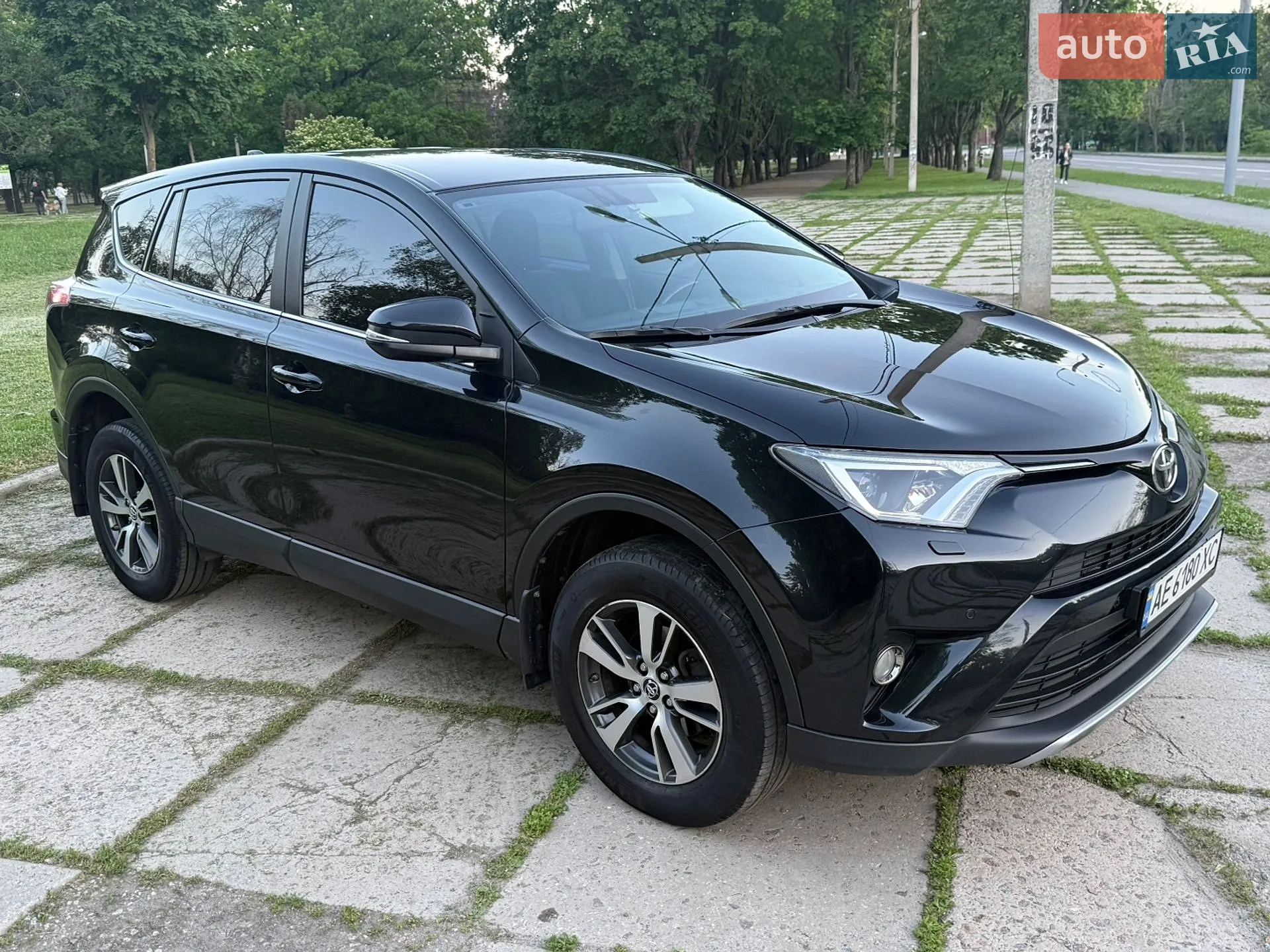 2017 Toyota RAV 4 - мініатюра 3