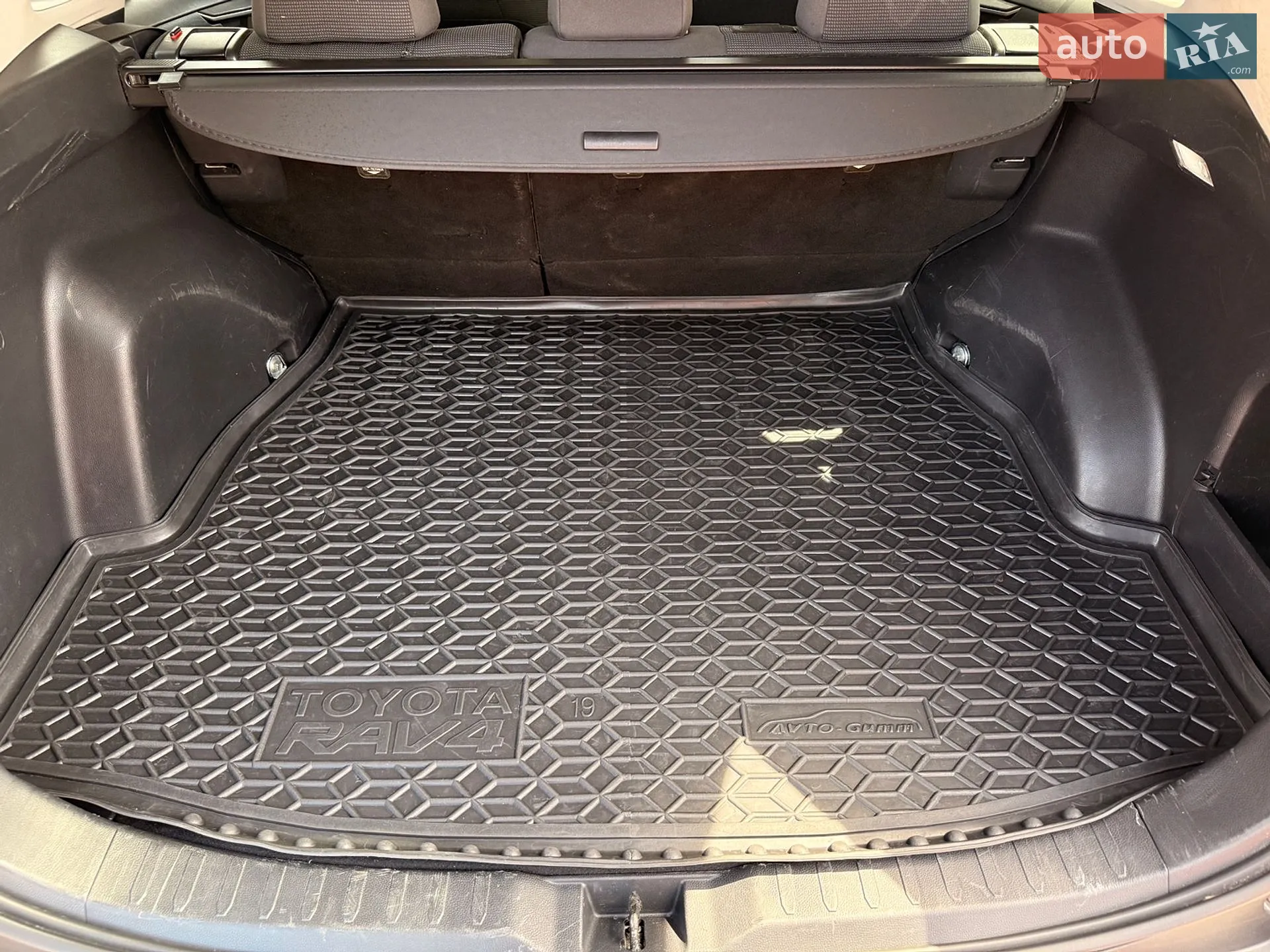 2019 Toyota RAV 4 - мініатюра 10