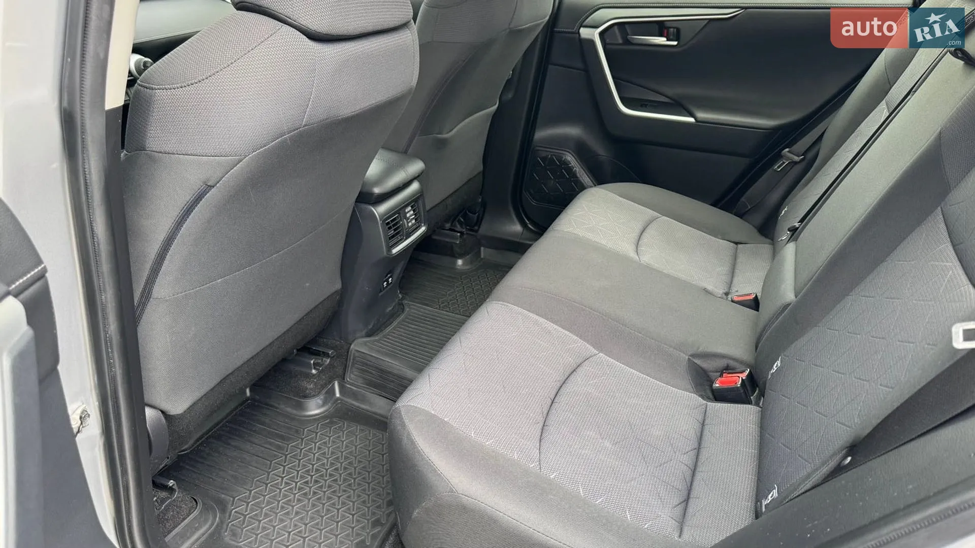 2019 Toyota RAV 4 - мініатюра 11