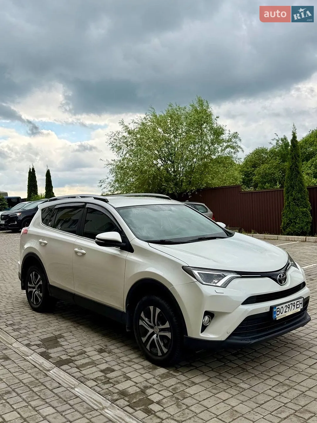2017 Toyota RAV 4 - мініатюра 2
