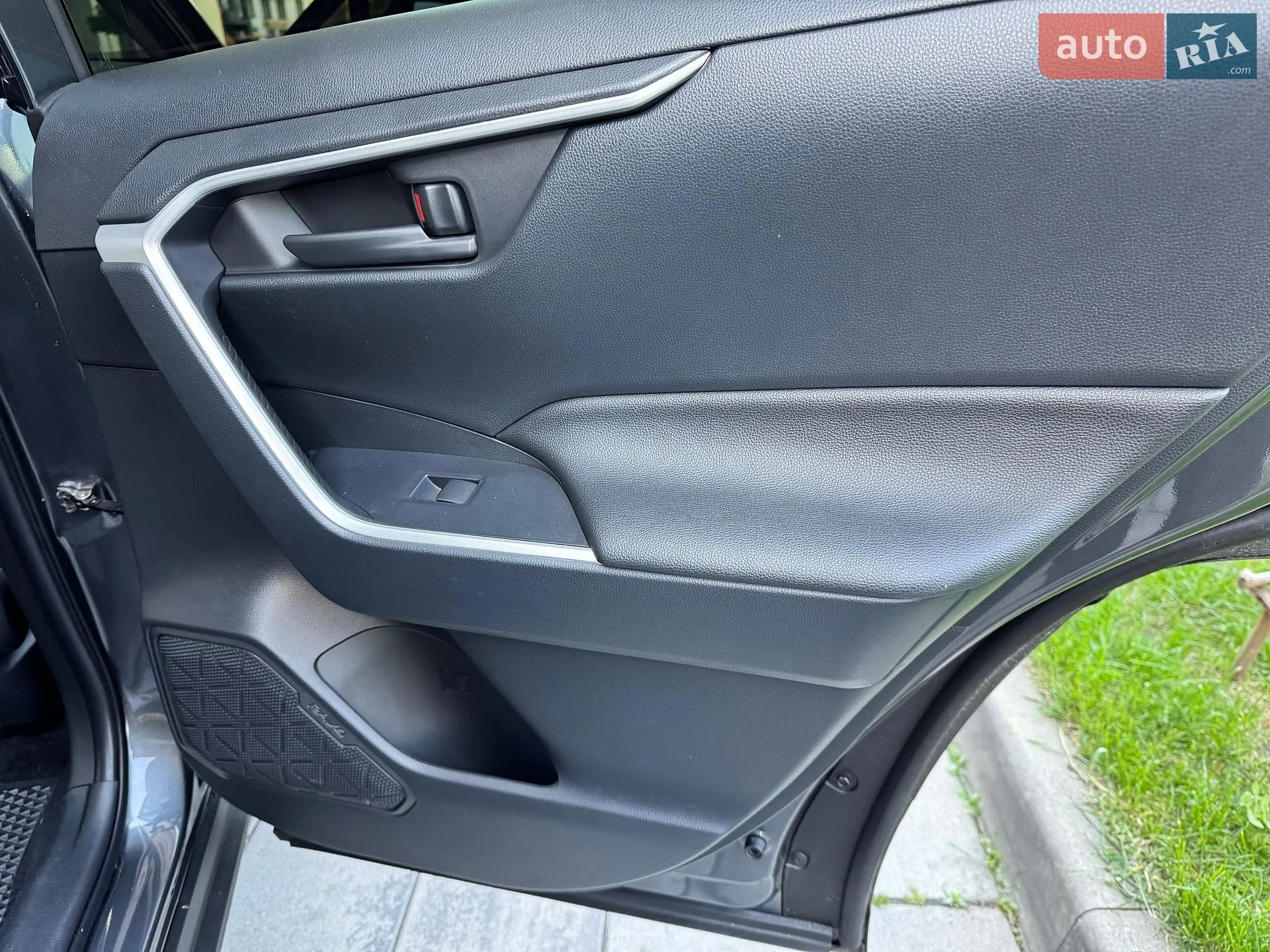 2019 Toyota RAV 4 - мініатюра 22