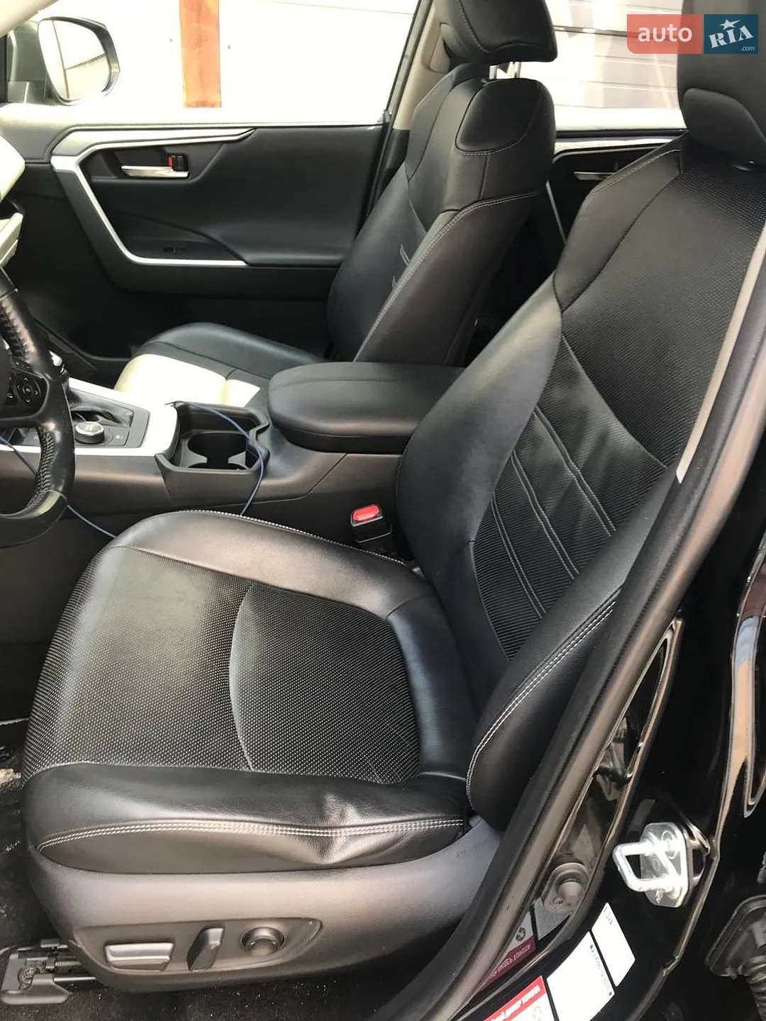 2019 Toyota RAV 4 - мініатюра 9