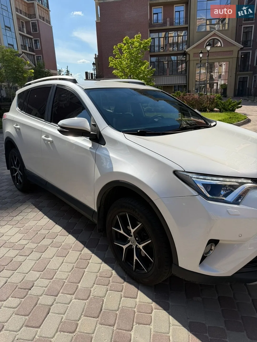 2016 Toyota RAV 4 - фото 1