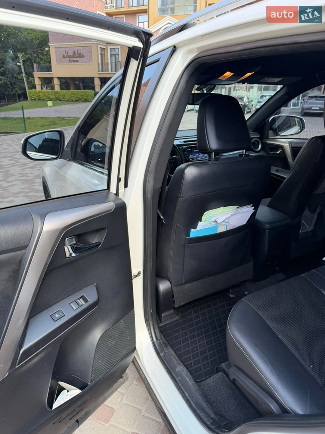 2016 Toyota RAV 4 - мініатюра 9