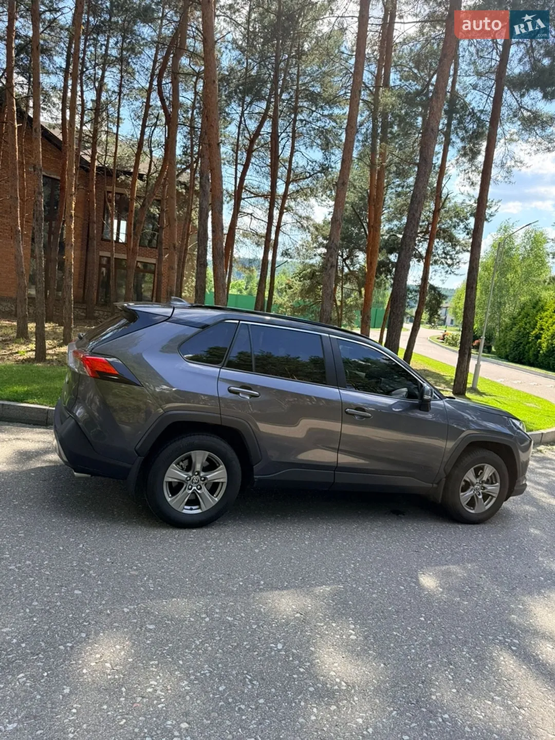 2022 Toyota RAV 4 - мініатюра 5