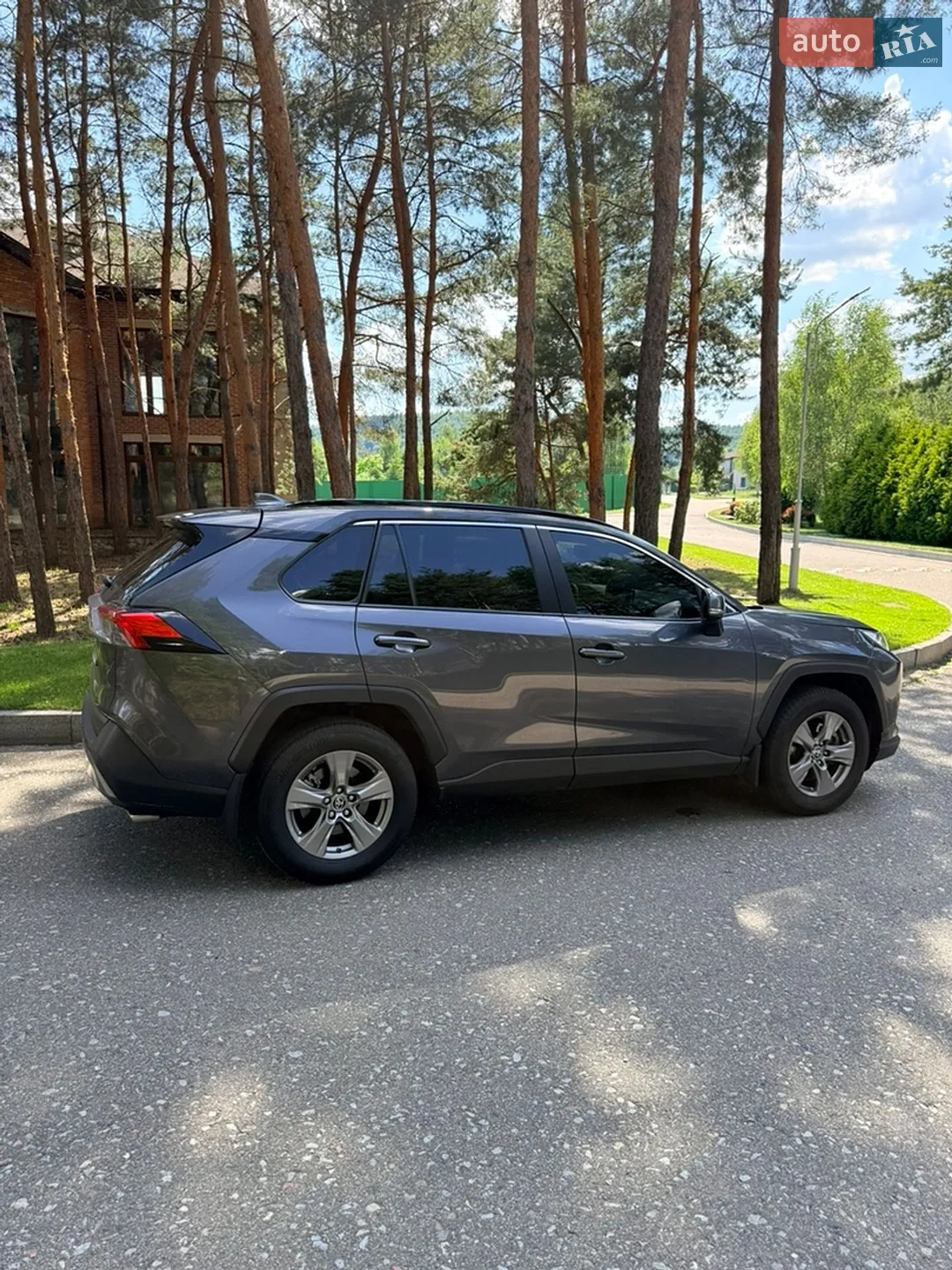 2022 Toyota RAV 4 - мініатюра 6