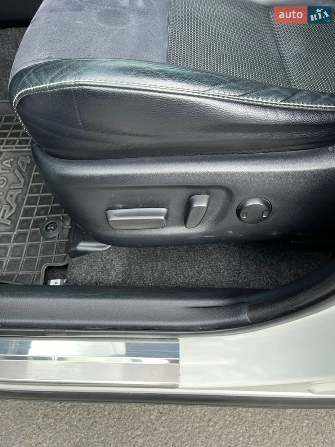 2015 Toyota RAV 4 - мініатюра 10
