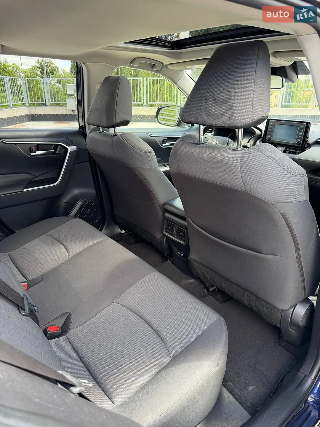 2018 Toyota RAV 4 - мініатюра 11