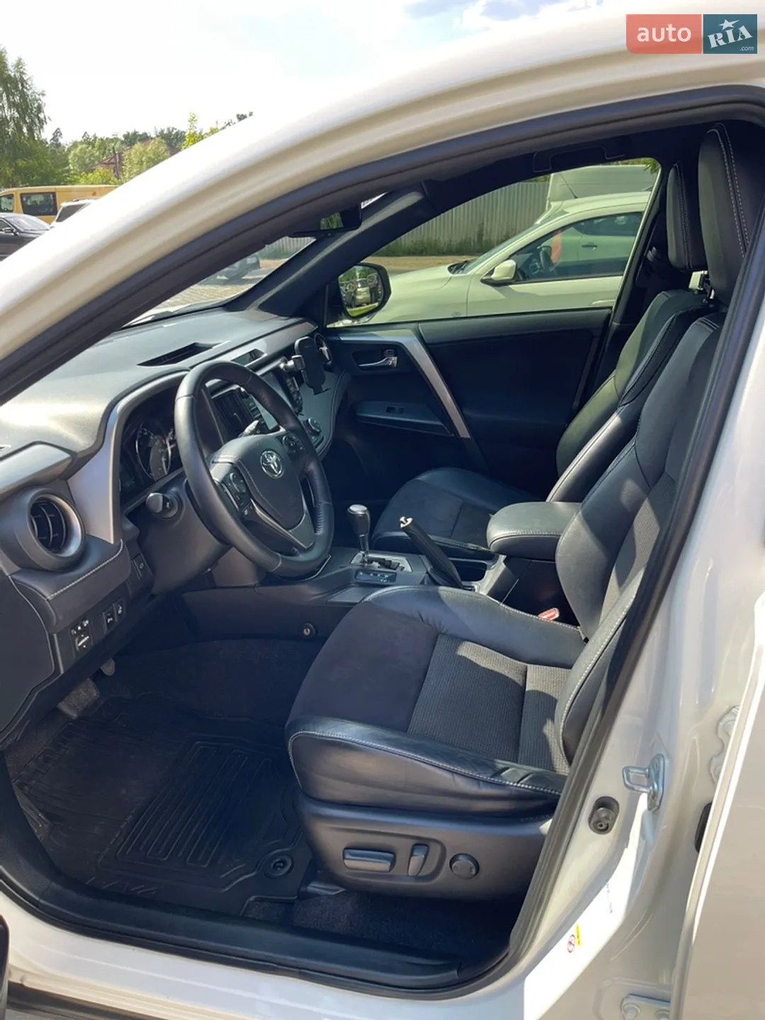 2017 Toyota RAV 4 - мініатюра 13