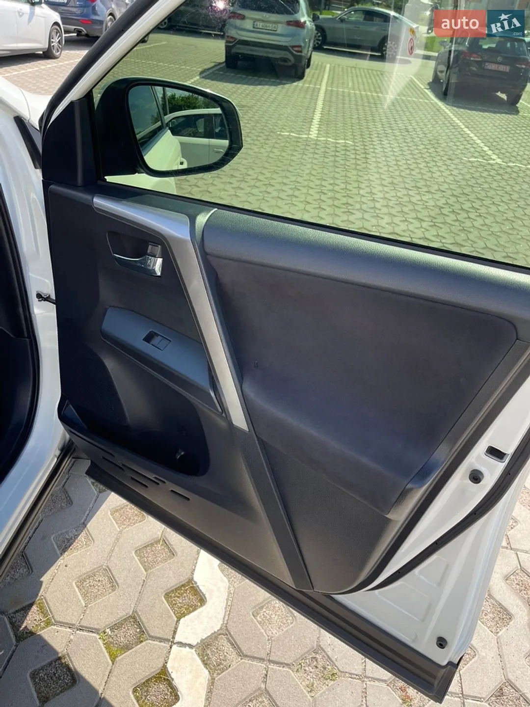 2017 Toyota RAV 4 - мініатюра 16