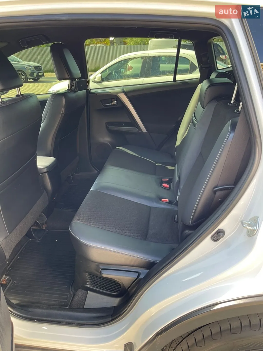 2017 Toyota RAV 4 - мініатюра 17