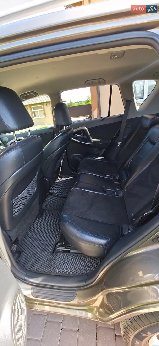 2010 Toyota RAV 4 - мініатюра 11