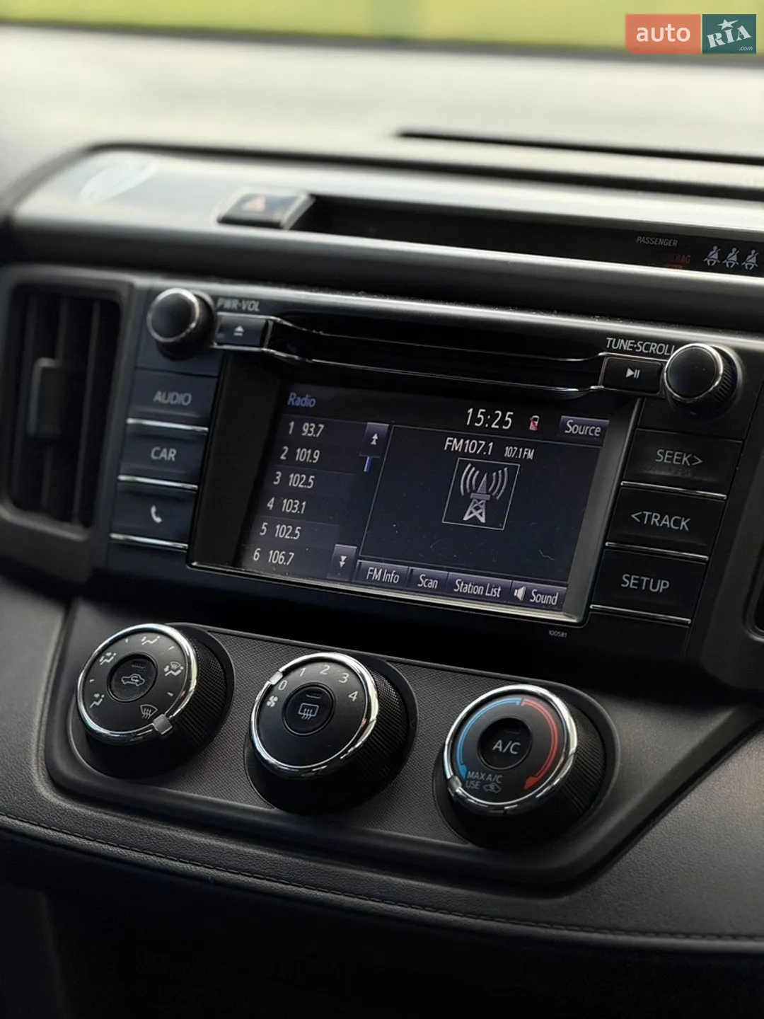 2018 Toyota RAV 4 - мініатюра 14