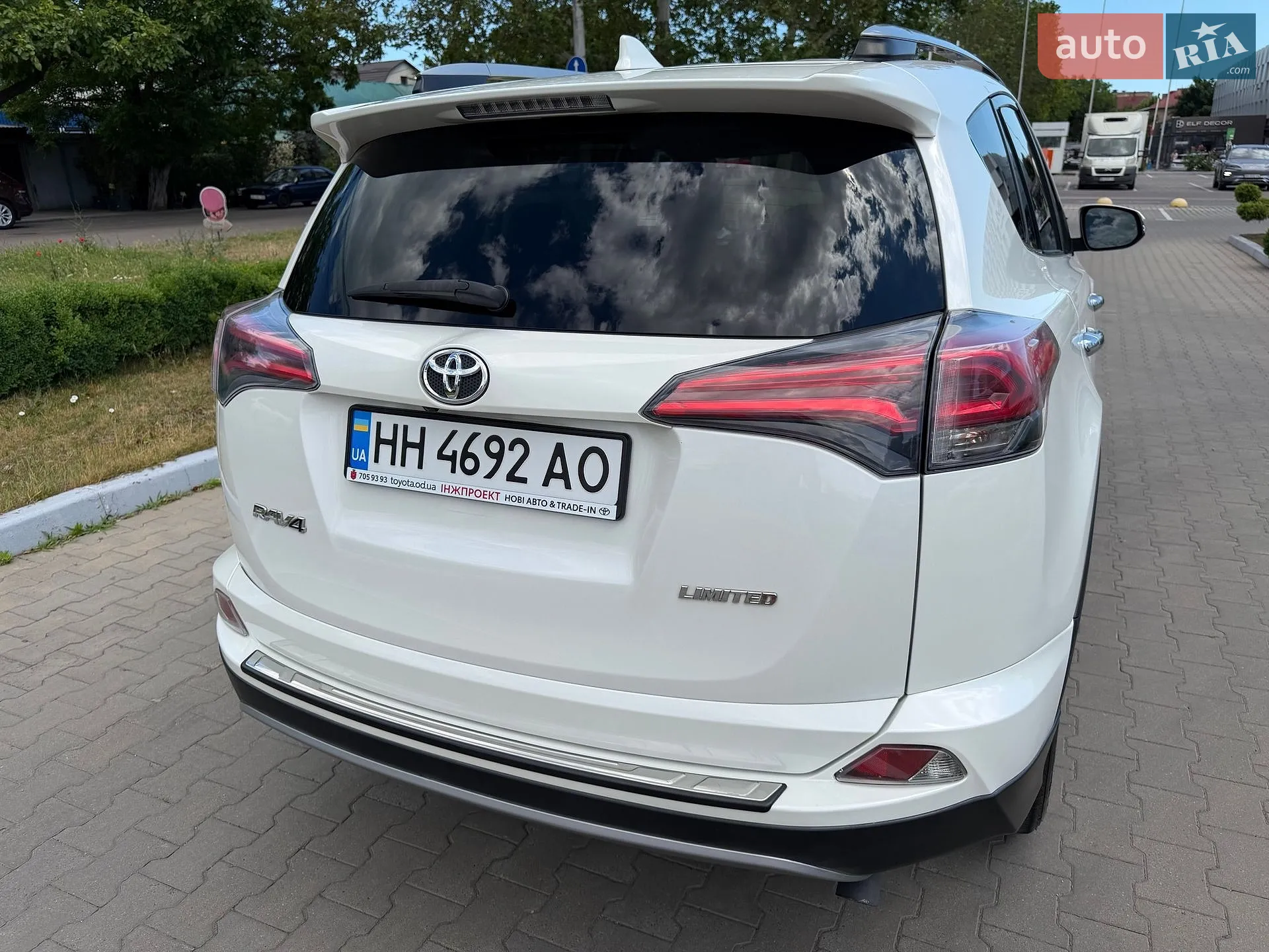 2017 Toyota RAV 4 - мініатюра 14