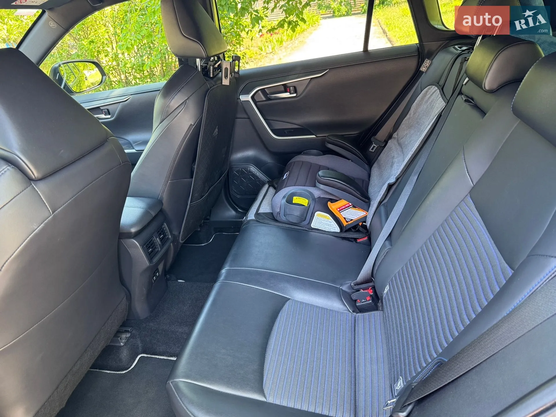 2019 Toyota RAV 4 - мініатюра 11