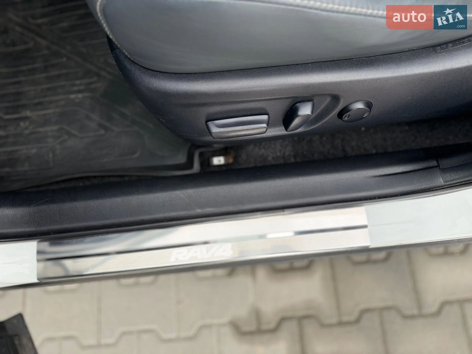 2013 Toyota RAV 4 - мініатюра 39
