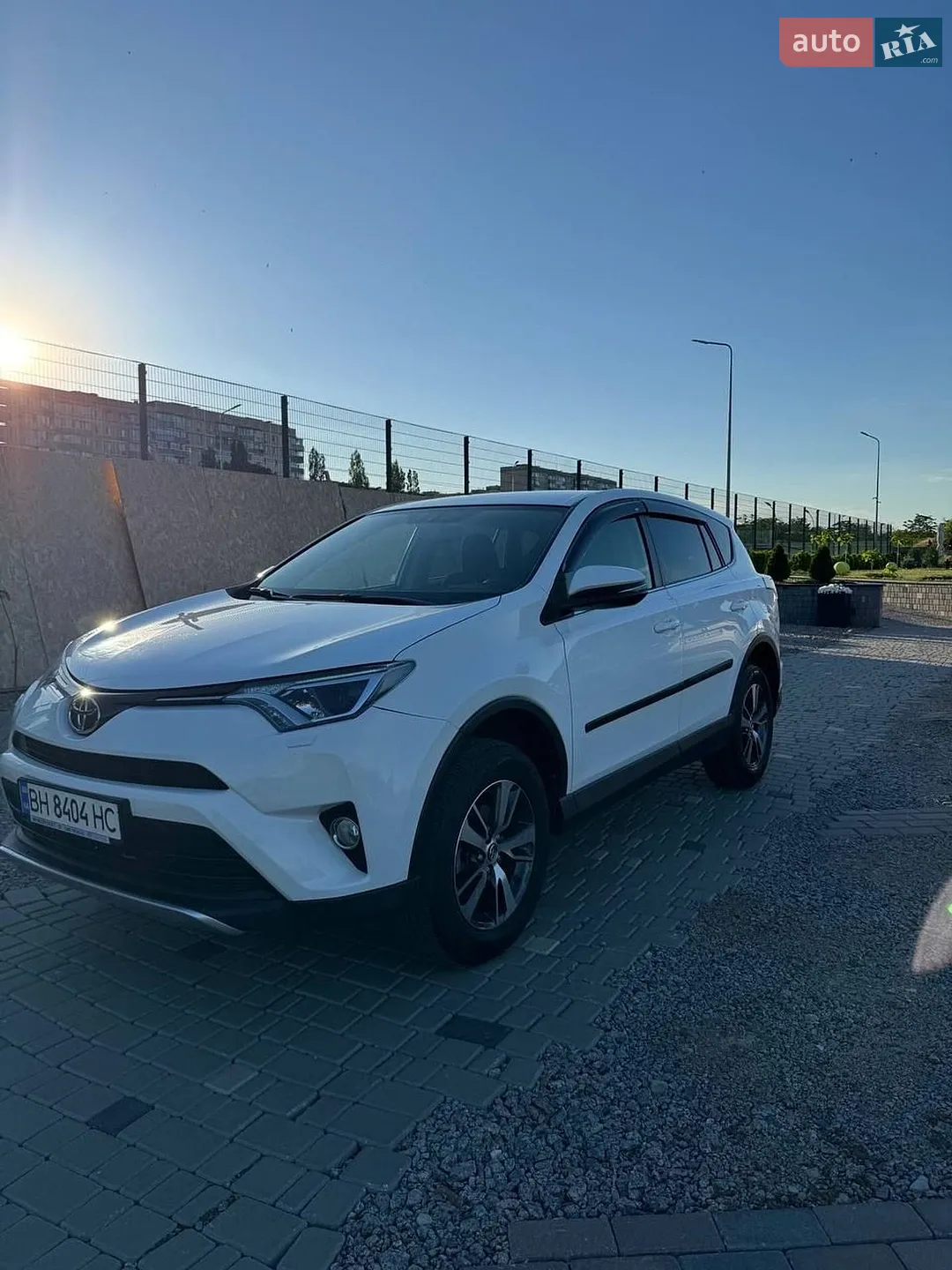 2016 Toyota RAV 4 - мініатюра 4